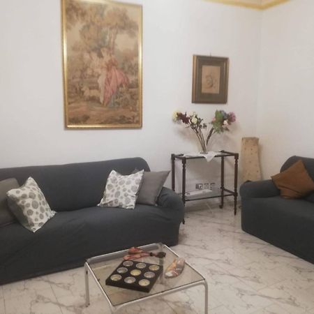La Casa Di Nonna Lilla Catânia Exterior foto
